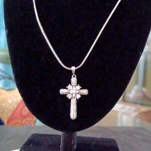 White,high quality, cz.diamond,cross,with chain.925 sterling